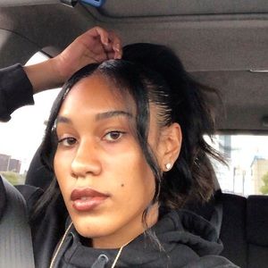 Meet your Posher, Cierra